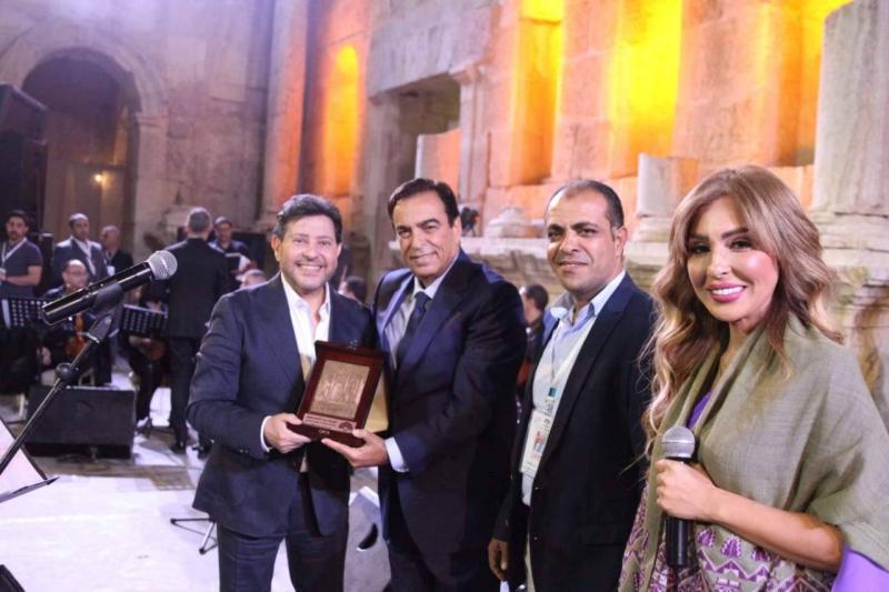 جورج قرداحي يُحرج هاني شاكر في «مهرجان جرش»... إليكم ما حصل