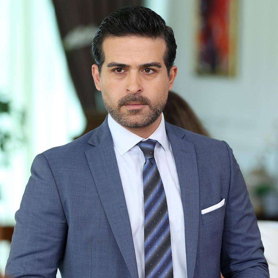 محمود نصر يردّ على باسل الخطيب: اكتشفني الراحل محمد الشيخ نجيب