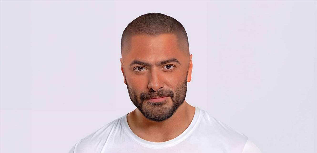 بالفيديو - تامر حسني يطلب الدعاء من جمهوره...ما القصة؟ | HawacomTV