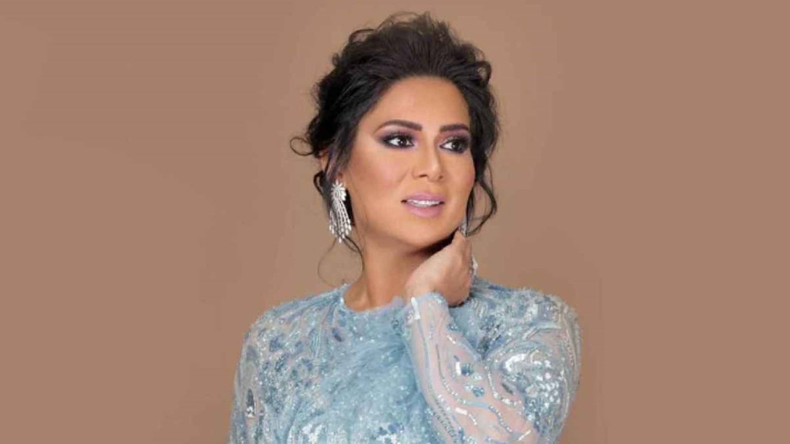 ما سرّ بكاء الفنانة نوال على المسرح.. وهل لاغنية 