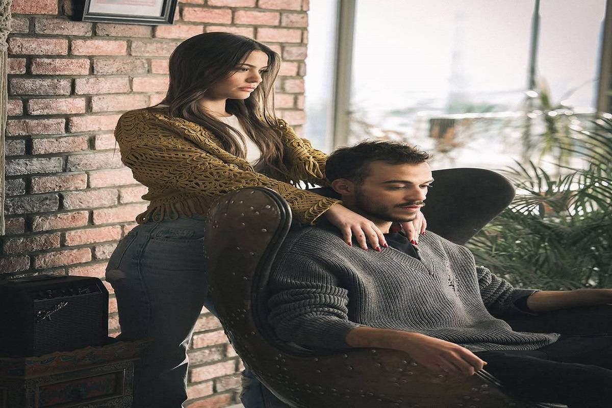 بالصور - في عيد الحب...سيلاوي يطلب الزواج من حبيبته بأجواء رومانسية!