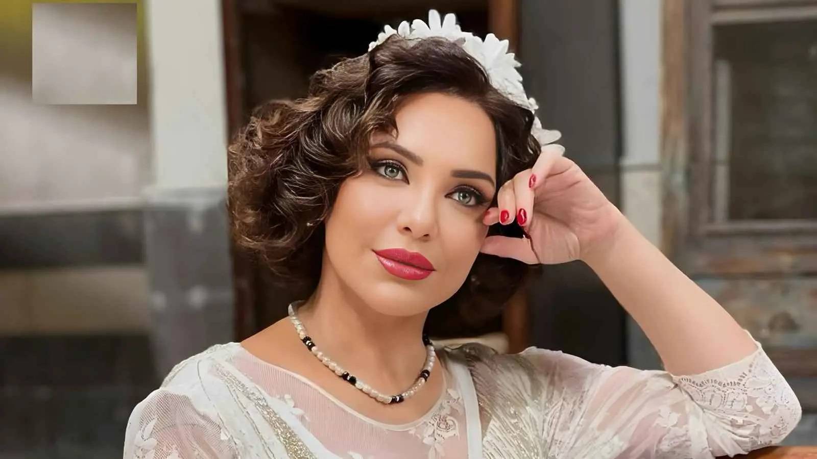 سلاف فواخرجي تخرج من منزلها لأجل الفن