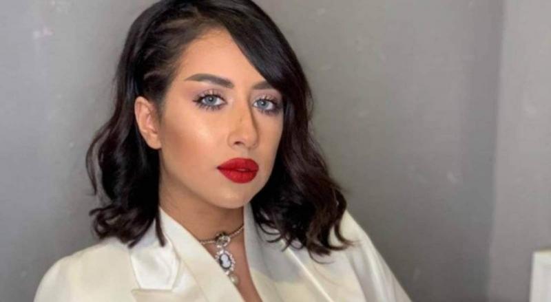 جمال والدة فرح وشوق الهادي يلفت الأنظار.. ما سرّ ظهورها؟