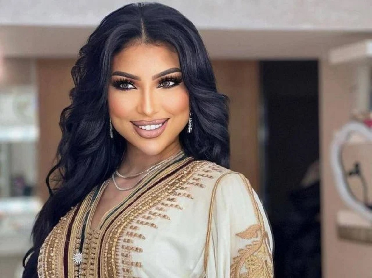 بالفيديو - دنيا بطمة تمزّق شعار وسيلة إعلامية وشقيقتها تطرد المراسل!
