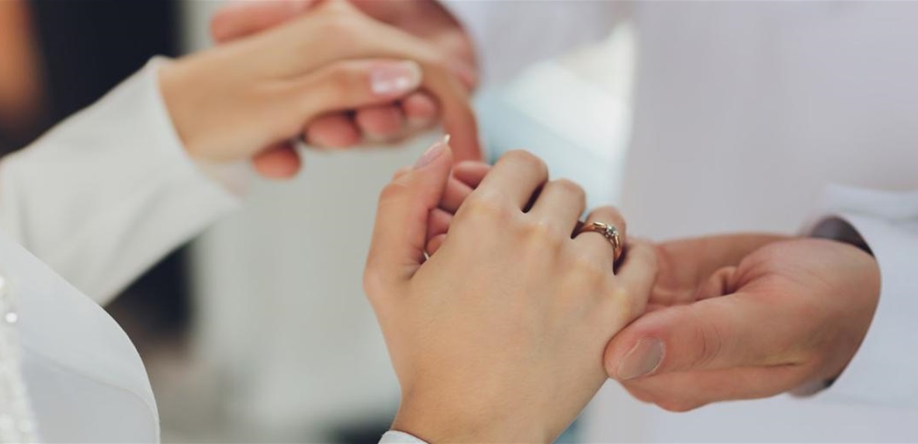 لقطات مسربة من زواج نجمة عالمية تُحدث ضجة كبيرة