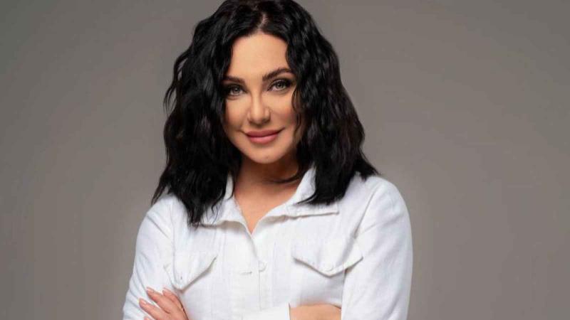 قرار منع عرض مسلسلات سلاف فواخرجي في سوريا يثير جدلًا واسعًا