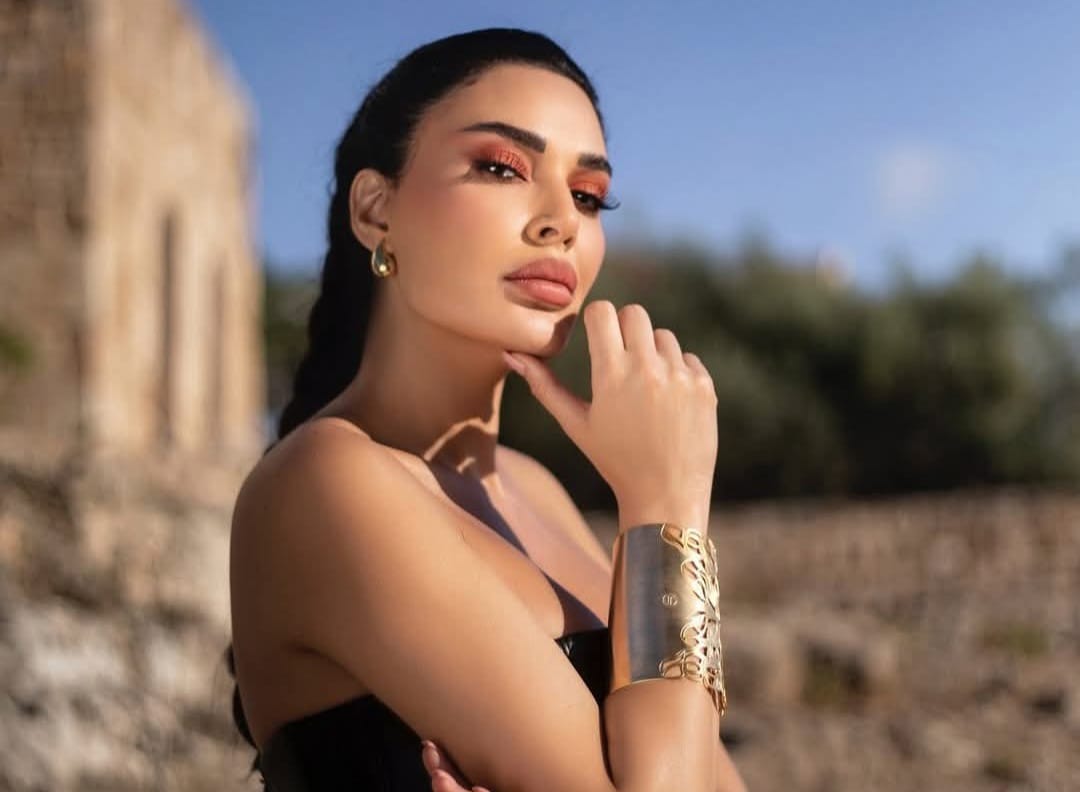 سيرين عبد النور بإطلالة المحارب: صمت ما قبل العاصفة