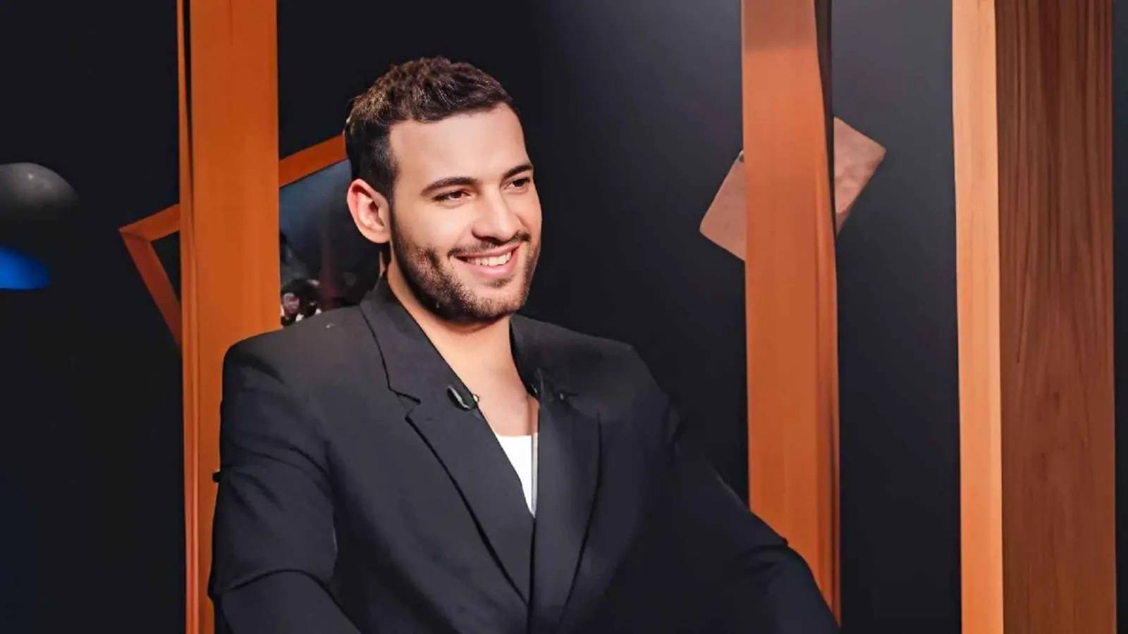 مسلم يعاني من أزمة صحية والطب عاجز عن التشخيص
