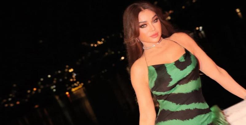 هيفاء وهبي بفستان أيقوني من روبرتو كافالي في زفاف يومي.. هذه تفاصيله