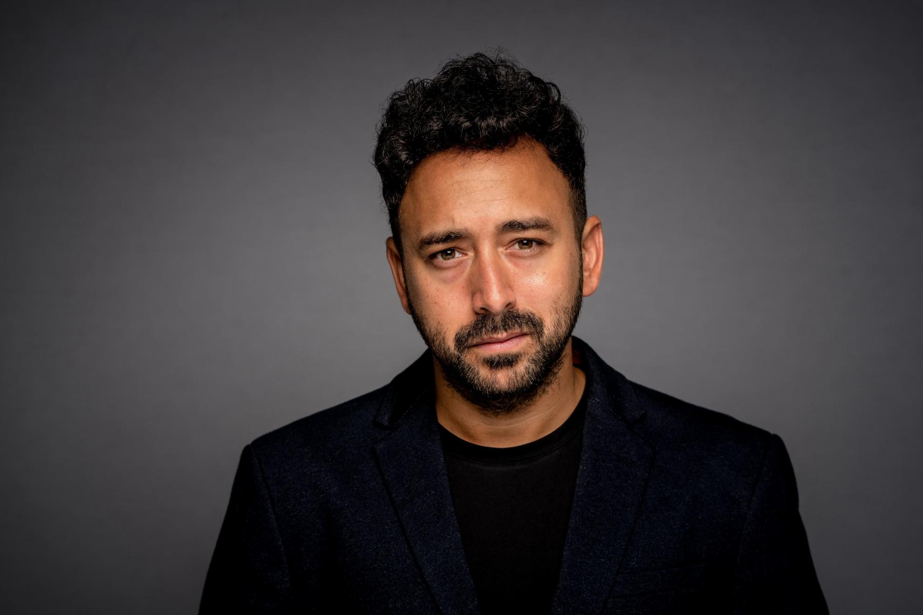 ياسر السقاف بديلاً لمصطفى الآغا في تقديم برنامج 