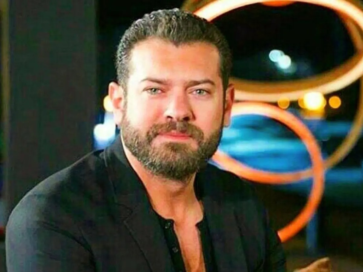 عمرو يوسف يروي لحظة انهياره أمام نور الشريف في كواليس 