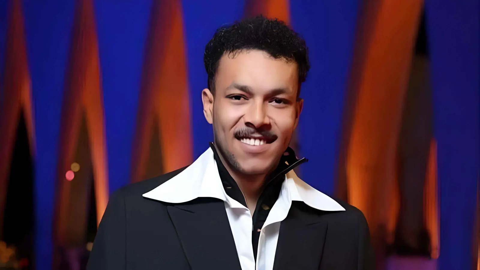 ويجز يتوّج محمد منير 