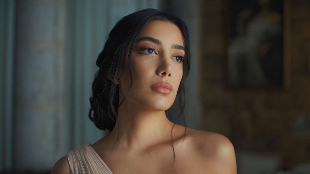 نور حلو تُطلق “ما بتشبَهني”... صرخة عاطفية في وجه القلوب الحجرية