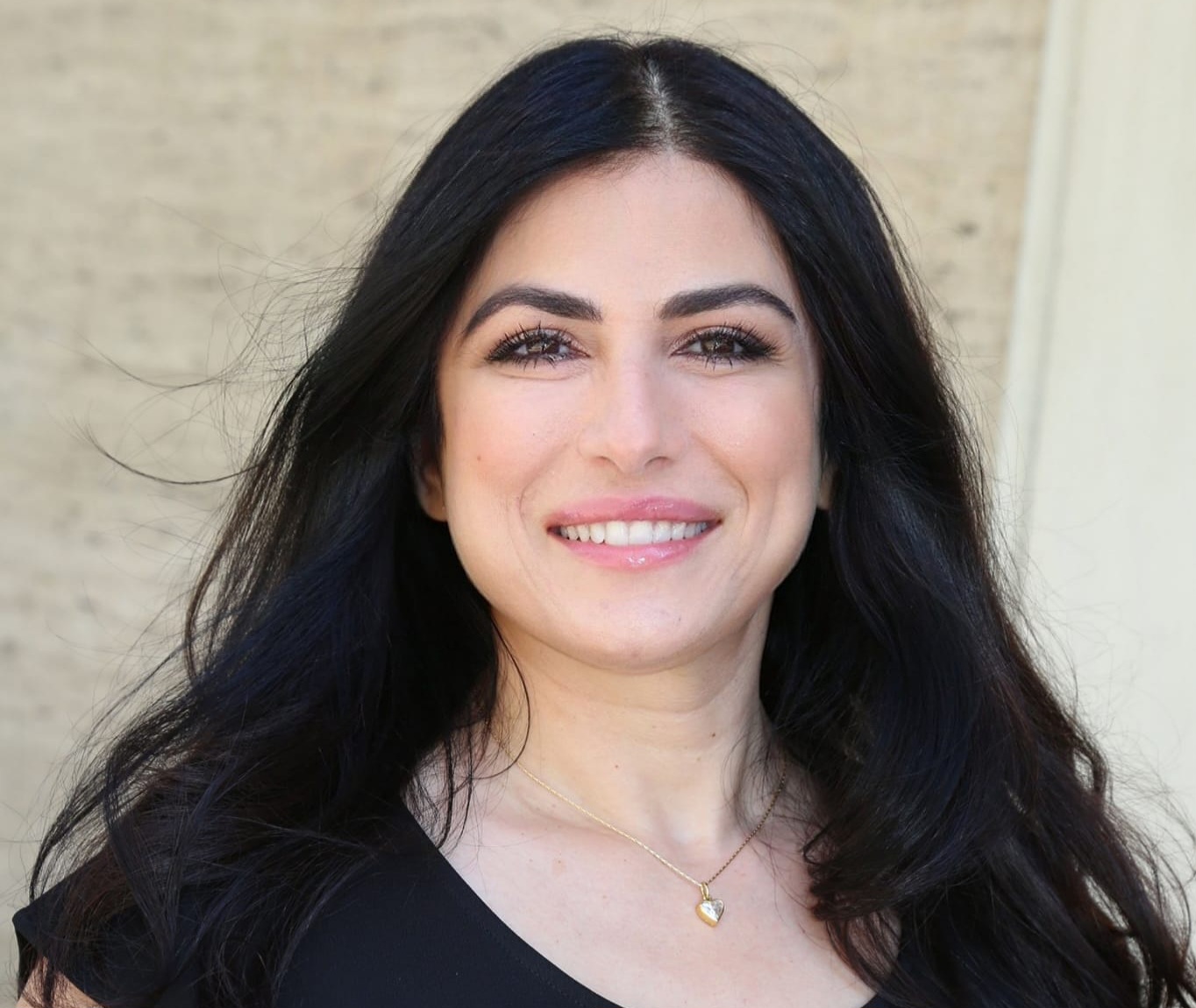 نقلت إلى المستشفى بحالة طارئة.. هذا ما حصل مع هبة القوّاس في إسبانيا