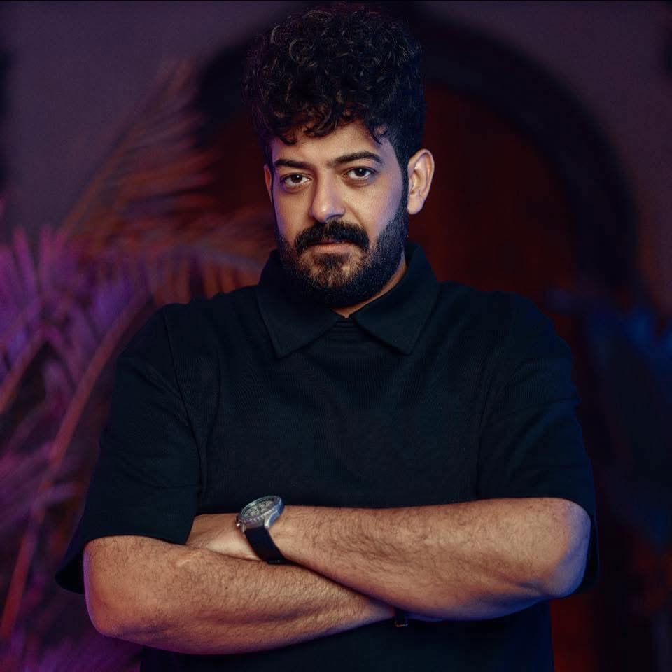 إسماعيل الليثي يتعرض لإصابات خطيرة في حادث مروع في المنيا يودي بحياة 3 أشخاص