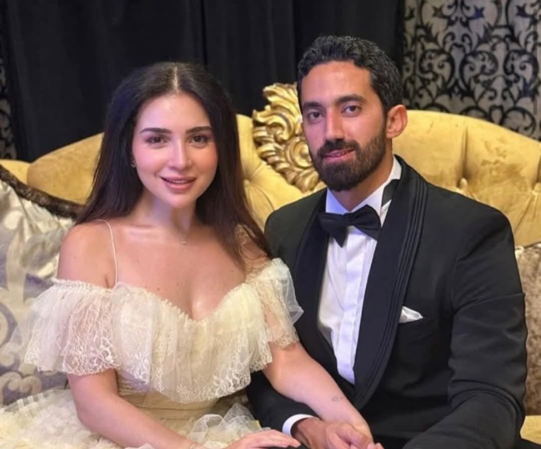 مي عز الدين تفاجئ الجمهور بإعلان زواجها من الدكتور أحمد تيمور