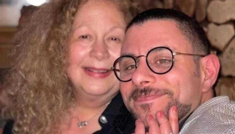 أحمد الفيشاوي يروّج لفيلم «سفاح التجمع» بعد رحيل والدته بيومين