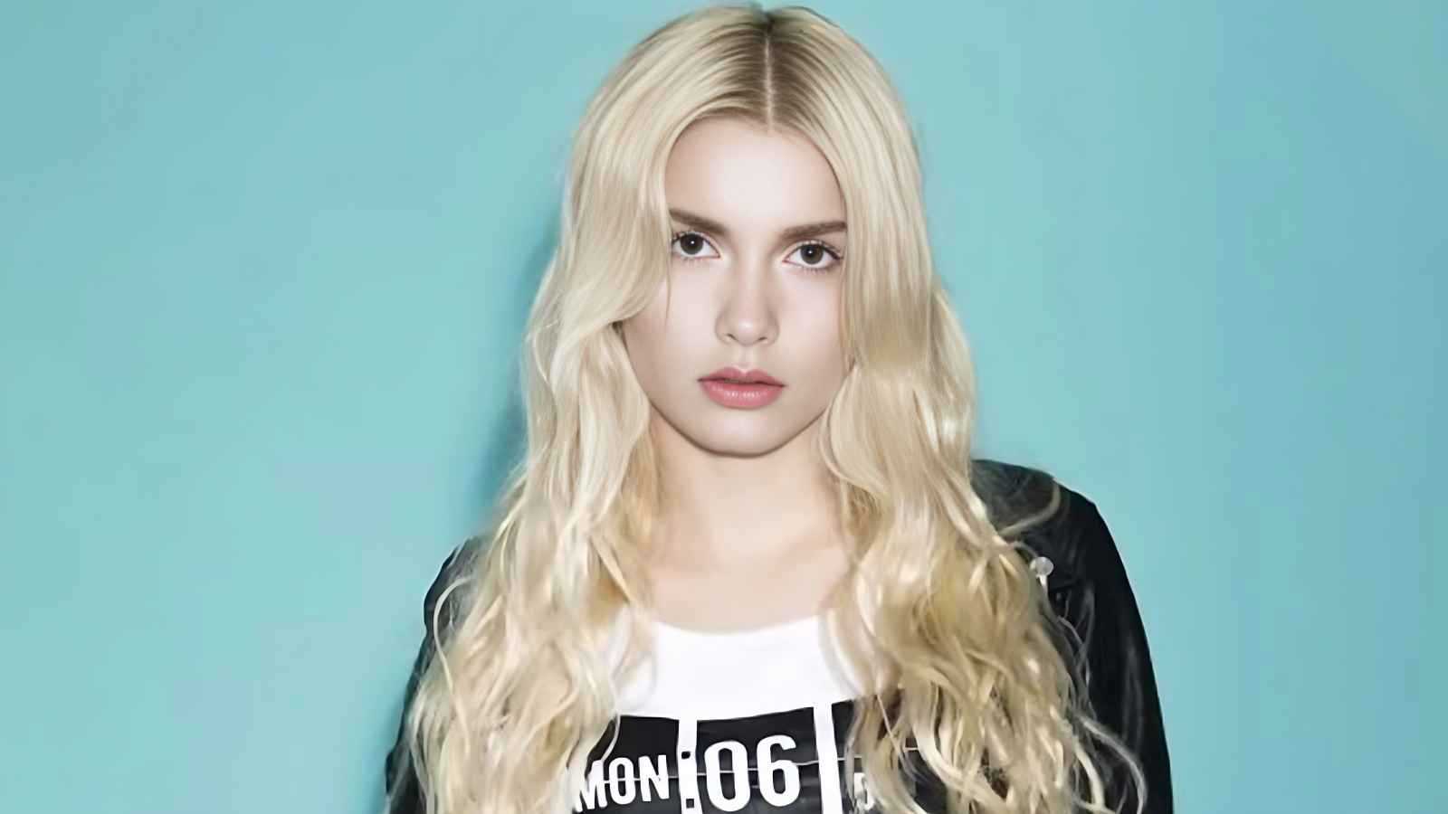 فحص المخدرات يهدد مستقبل الفنانة التركية ألينا تيلكي