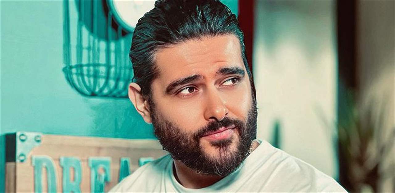 تعثّر ناصيف زيتون على المسرح خلال حفل رأس السنة 2026 في أبوظبي