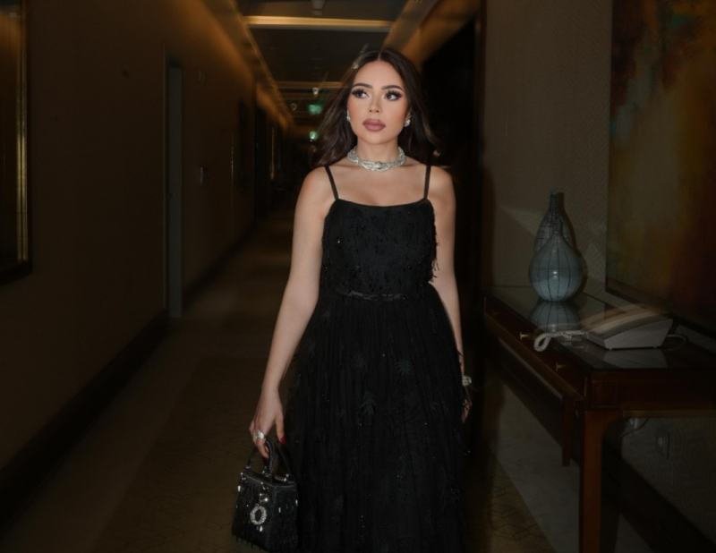 البساطة الراقية تميّز إطلالة أسما إبراهيم في حفل «المتحدة» بدار الأوبرا المصرية