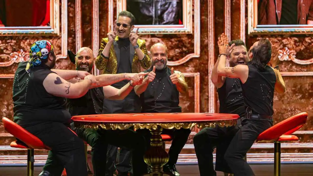 مشاهير سوريا يحضرون مسرحية 