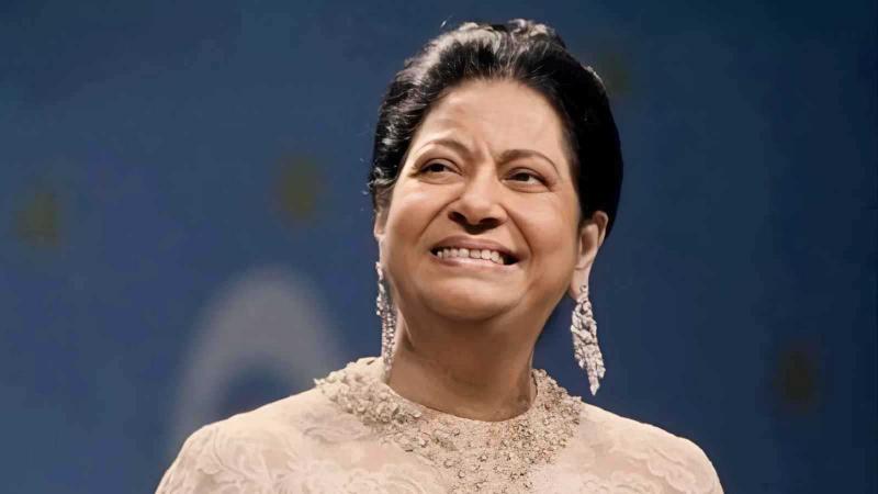 محمود سعد يفنّد شائعات «بُخل» أم كلثوم