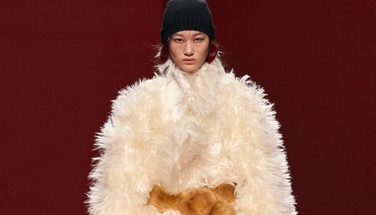 Bottega Veneta خريف وشتاء 2026–2027… حين تلتقي الصرامة بالدفء المخفي