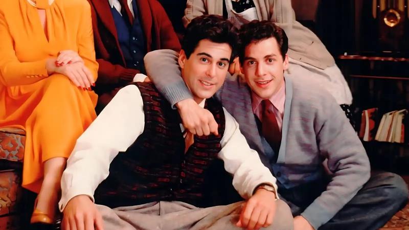 وفاة الممثل الأميركي كوري باركر نجم Will & Grace عن 60 عامًا بعد صراع مع السرطان