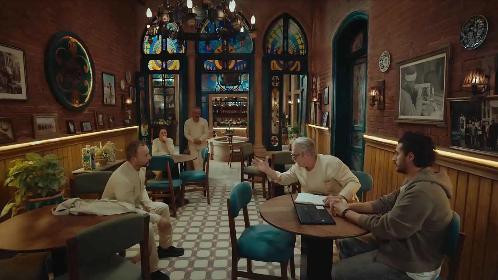 مسلسل مطبخ المدينة الحلقة الأولى.. صدمة بيع المطعم ورحلة بحرية تتحول إلى كمين وسؤال مقلق عن مصير ريما