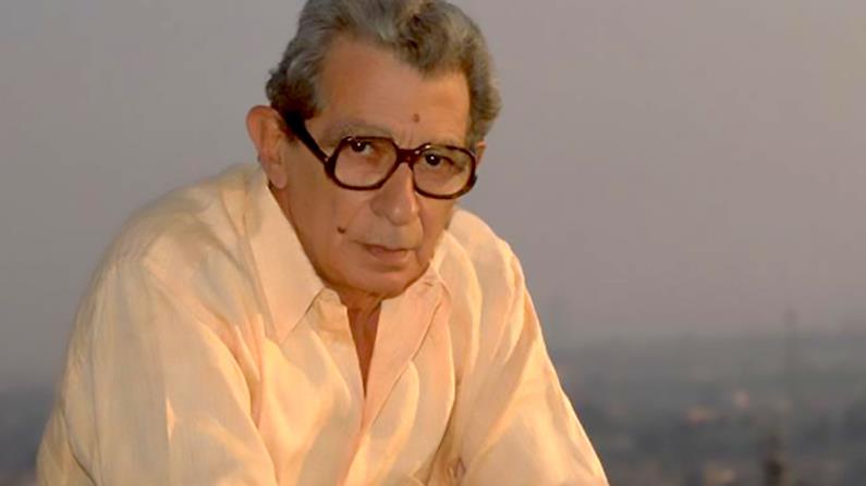 محاولة انتحار وفيلم استفز مشاهديه.. عائلة يوسف شاهين تكشف أسراراً صادمة عنه