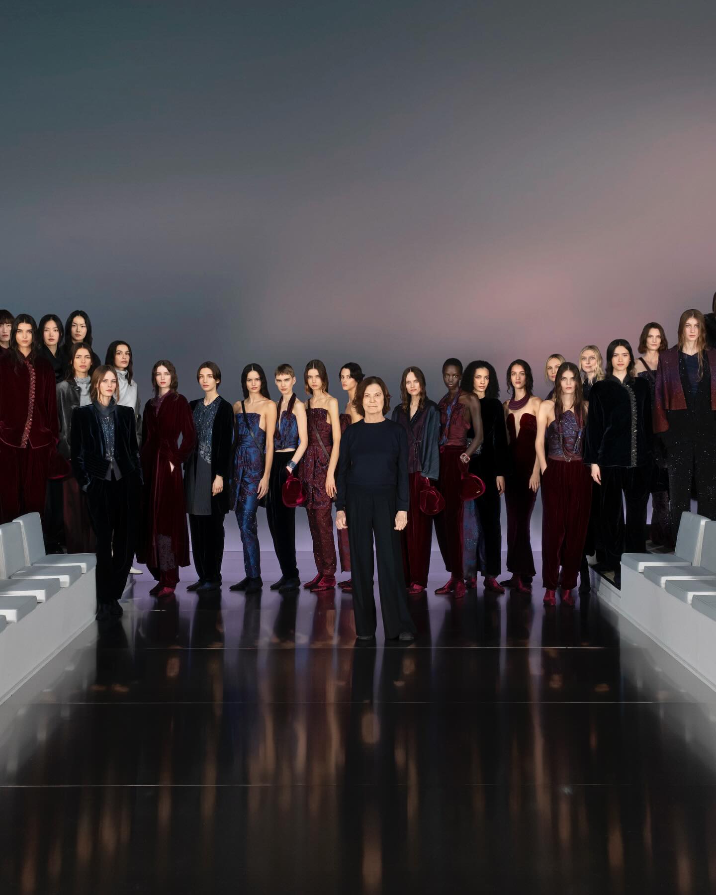 مجموعة جورجيو أرماني لشتاء 2027.. إرث يتجدد وقصيدة حب باللون الرمادي