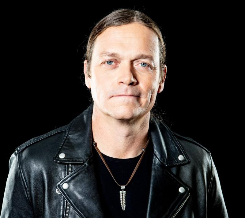 وفاة مغني الروك الأميركي براد أرنولد