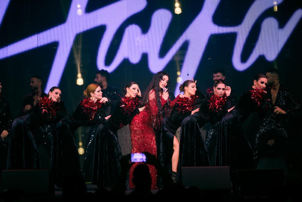 شربل زوي يوقع سحر الأحمر لـ