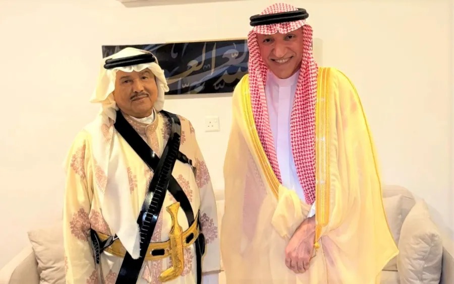 محمد عبده يتحول إلى مصور لـ سالم الهندي.. هذا ما حصل