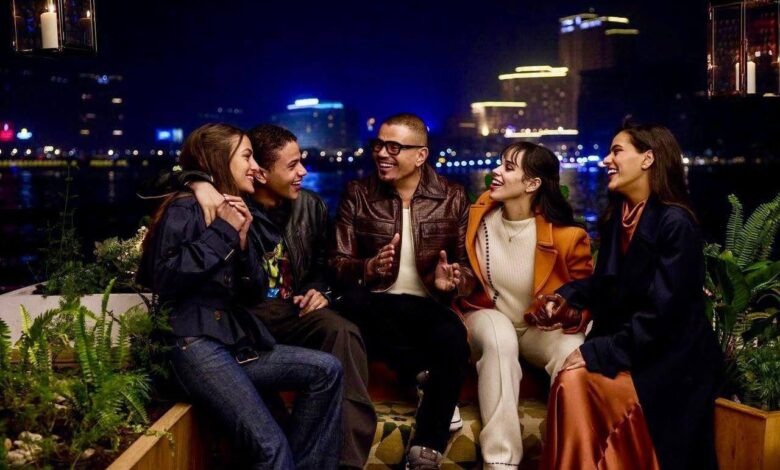 علاقة عمرو دياب بأبنائه بعد ظهورهم في إعلان رمضان: أغنية لكلٍ منهم وتعاون فني مع اثنين