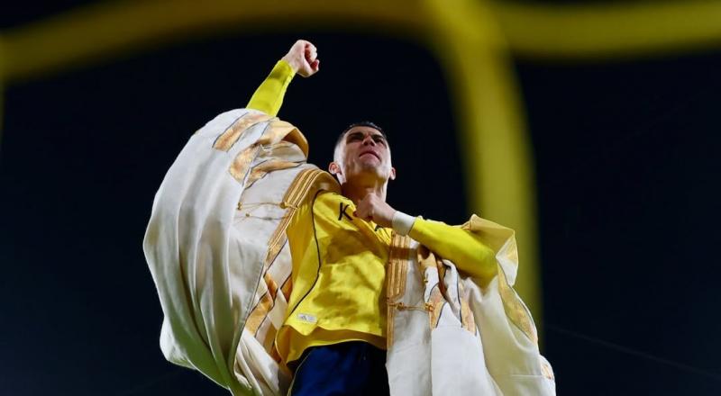 رونالدو بـ البشت .. هكذا احتفل المشاهير بيوم التأسيس السعودي 2026