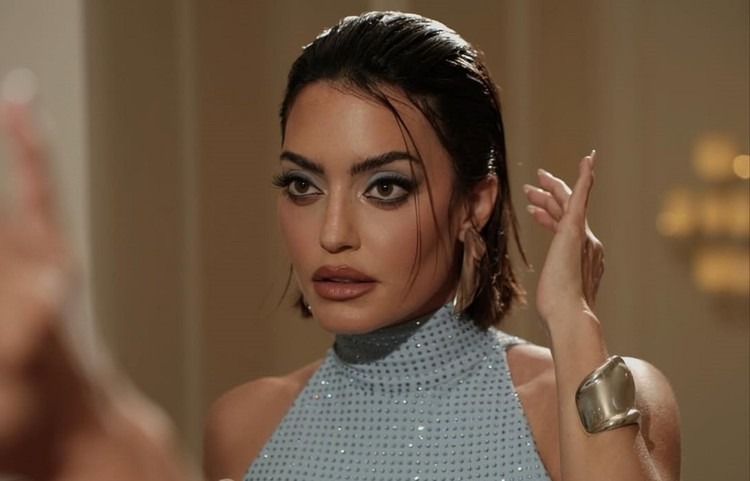 كارن وازن عالقة في إيطاليا وتعبّر عن قلقها على عائلتها في دبي