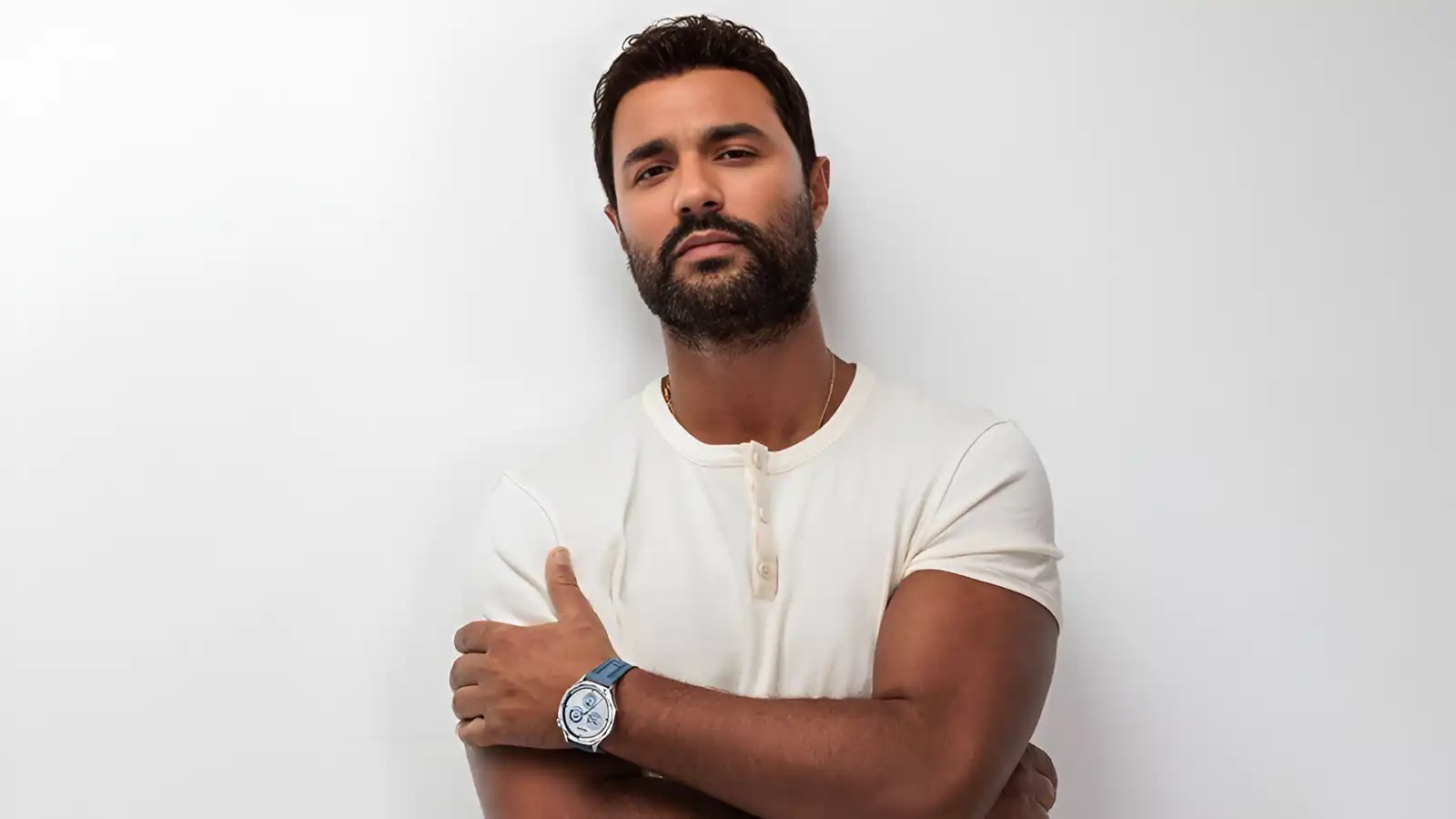 كريم فهمي يكشف تأثير انفصال والديه ويدافع عن ياسمين عبدالعزيز في 