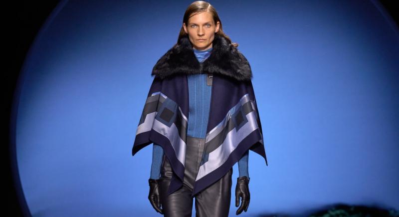 أناقة الأمومة: بين دفء العاطفة وتيارات الموضة العالمية