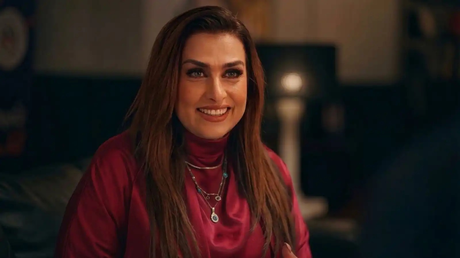 سيمون تبكي على الهواء وتكشف سبب وفاة والدها