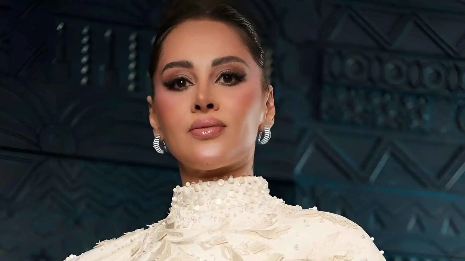 ياسمين رئيس تهاجم طليقها وتعتذر لابنها.. رسالة تثير الجدل