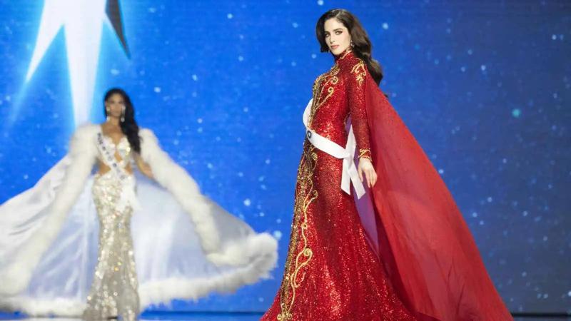 فاطمة بوش تكسر بروتوكول ملكة جمال الكون.. المنظمة ترد وتوضح!