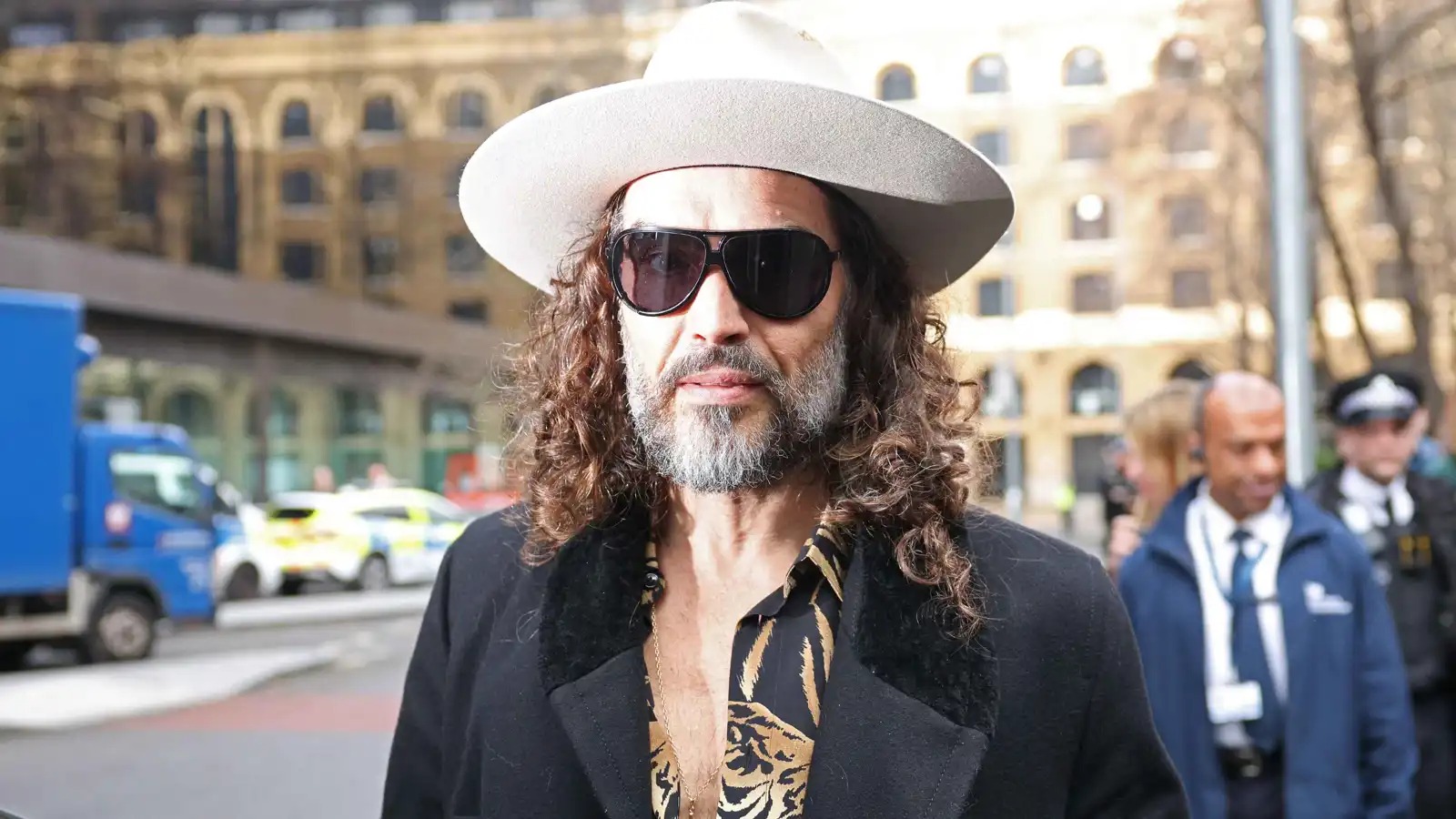 تأجيل محاكمة النجم البريطاني راسل براند في قضايا 