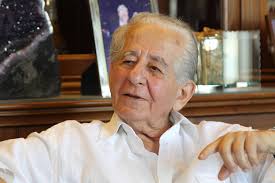 وداعاً طوروس سيرانوسيان.. رحيل إمبراطور السهر وصانع الأمجاد الفنية اللبنانية