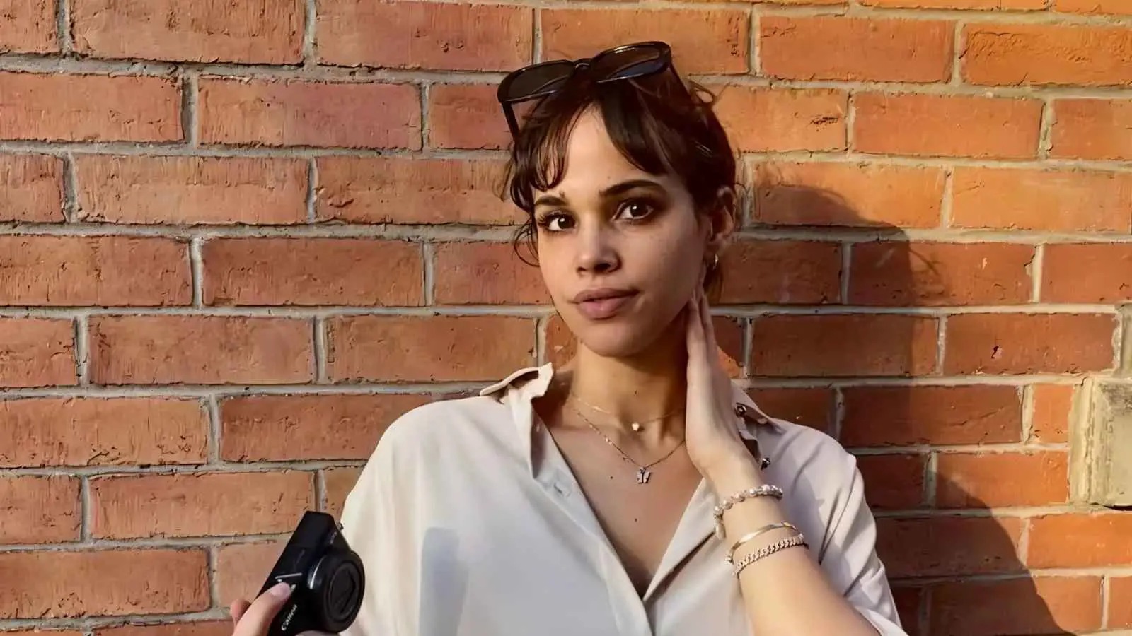 نور عمرو دياب تكشف تفاصيل أزمتها الصحية بعد ظهورها بقناع الأكسجين