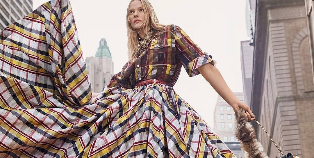انقلاب في مفاهيم CHANEL.. كلاسيكية التويد تتخلى عن رصانتها تحت قيادة ماتيو بلازي