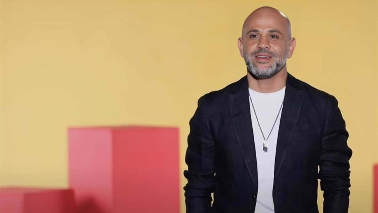 عزيز الشافعي يعلن مقاضاة المسيئين إليه بعد الهجوم على أغنية “بحرية”
