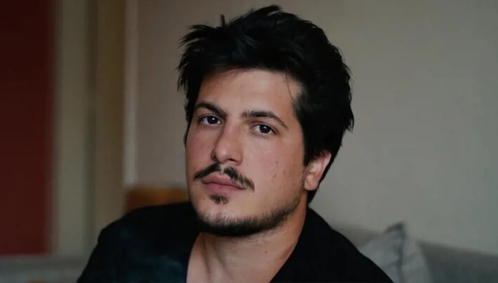 محمد الدايخ غاضبًا من موركس دور.. مشادة على درج كازينو لبنان بعد منتصف الليل