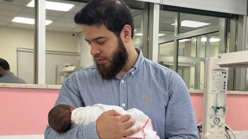 أدهم النابلسي يرزق بمولودته الثانية ويكشف اسمها بعد سنوات من اعتزال الغناء