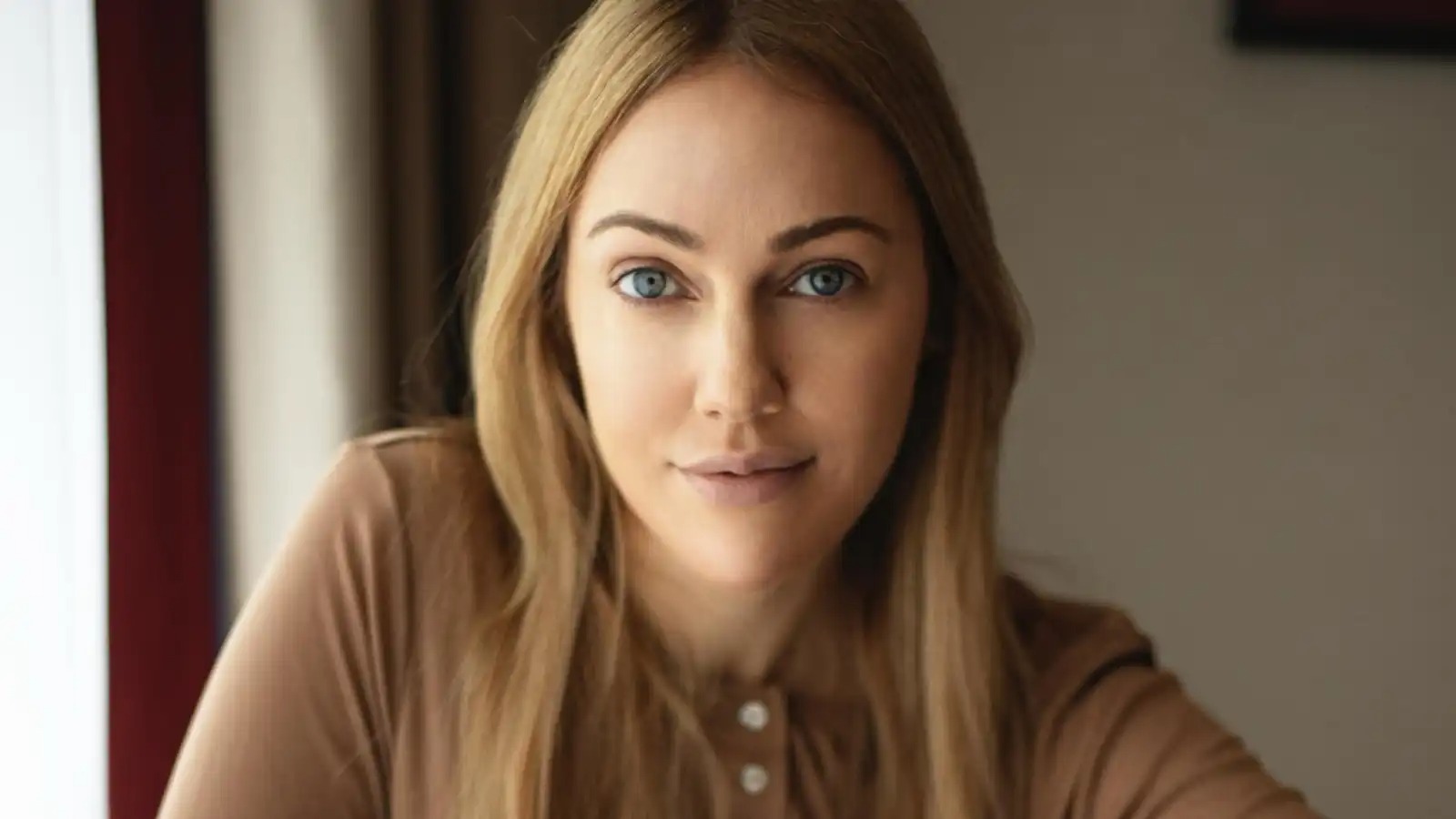 مفاجأة من مريم أوزرلي لنزيلة فندق بسبب 
